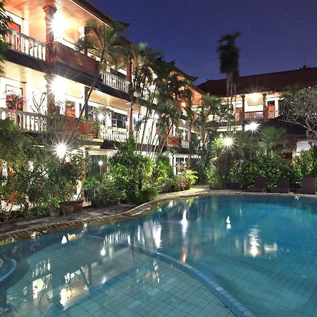 Kuta Dormitory At Simpang Inn Exterior foto